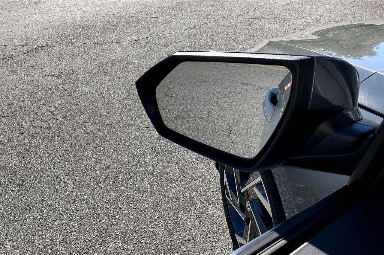 Used 2025 Hyundai Elantra SEL FWD image 29