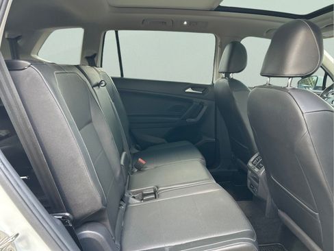 Used 2019 Volkswagen Tiguan SE w/ Panoramic Sunroof Package FWD image 11