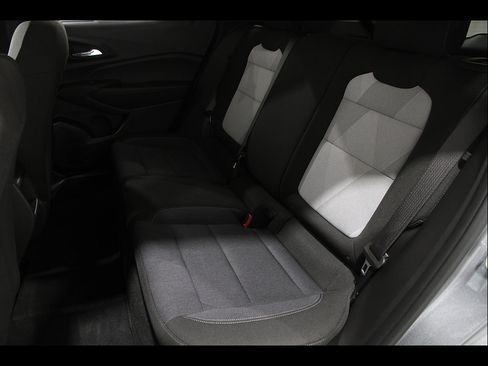 Certified 2024 Chevrolet Trax LS w/ LS Convenience Package FWD image 18