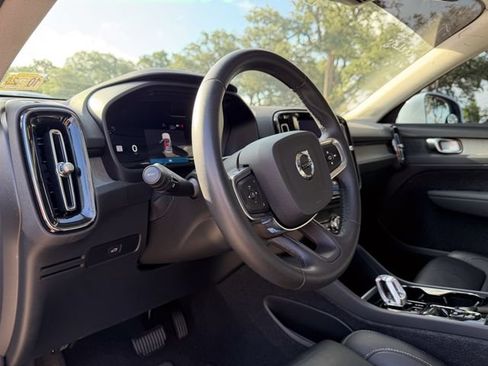Used 2024 Volvo XC40 B5 Plus w/ Protection Package Premier AWD/4WD image 8
