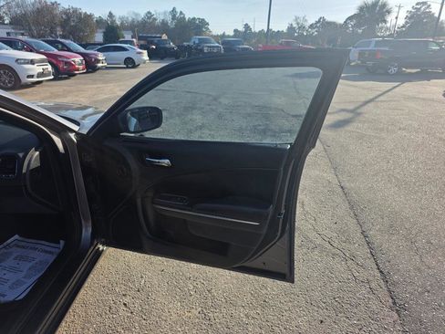 Used 2013 Dodge Charger SE image 10