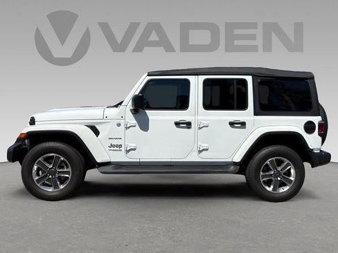 Used 2022 Jeep Wrangler Unlimited Sahara w/ Cold Weather Group AWD/4WD image 6