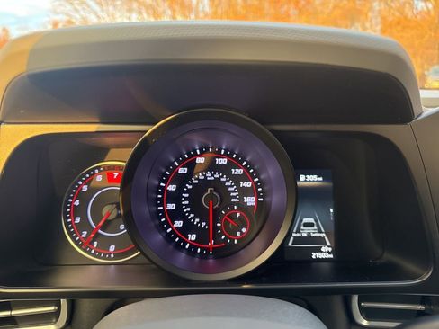 Used 2023 Hyundai Elantra SEL image 17