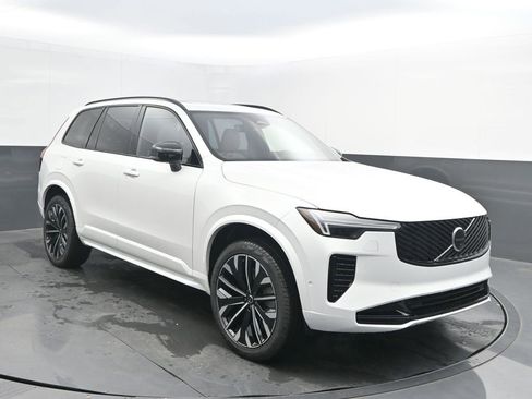 New 2026 Volvo XC90 B6 Ultra w/ Lounge Package image 9