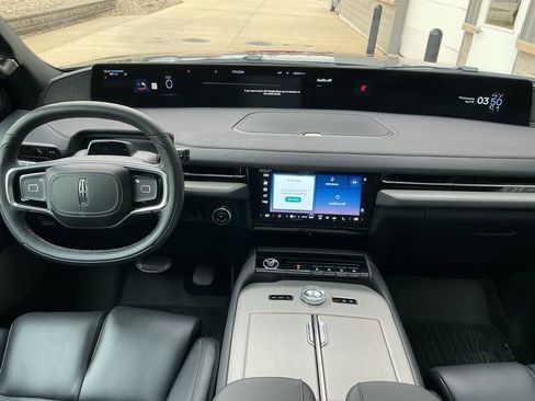 Used 2025 Lincoln Navigator L Reserve w/ Jet Appearance Package AWD/4WD image 13