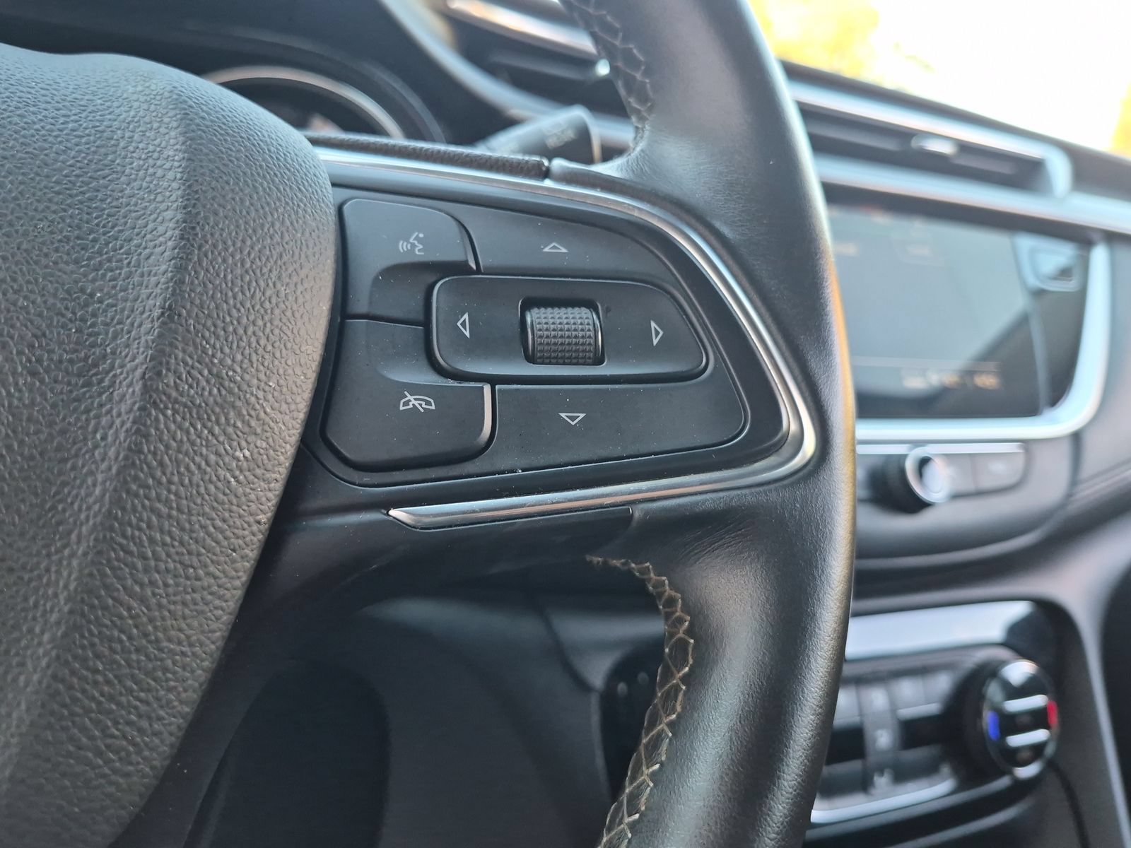 Used 2021 Buick Encore GX Select FWD image 24