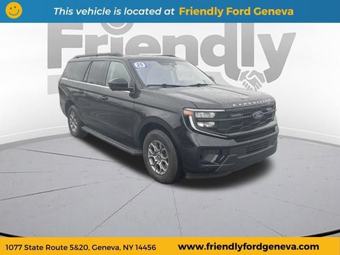 Used 2025 Ford Expedition Max Active AWD/4WD image 3