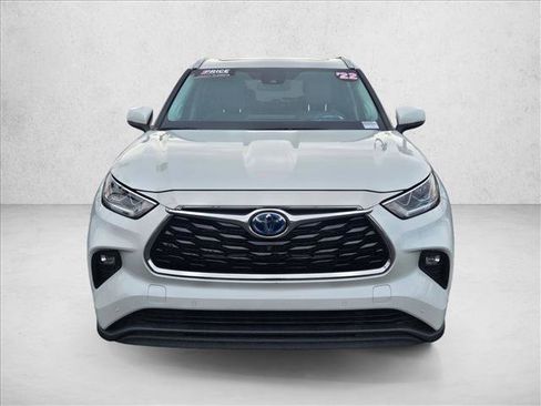 Used 2022 Toyota Highlander Limited image 2