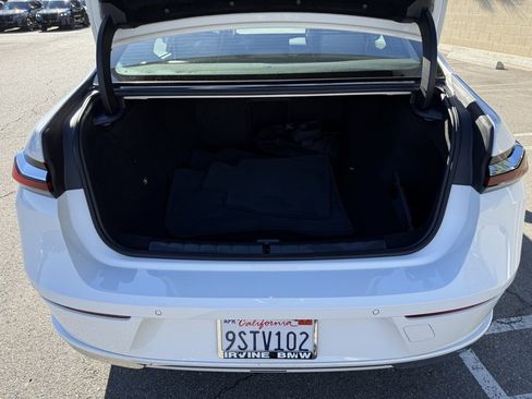 Used 2025 BMW i7 eDrive50 w/ Premium Package image 16