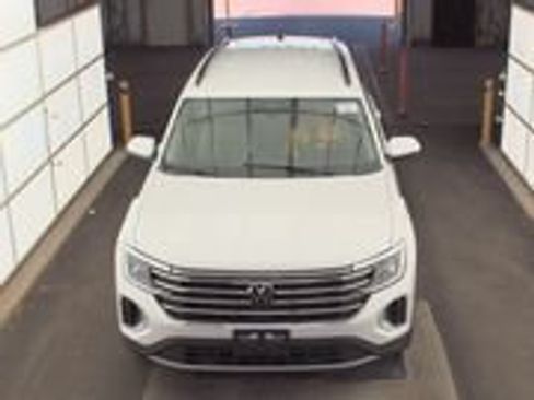 Used 2026 Volkswagen Atlas SE AWD/4WD image 2