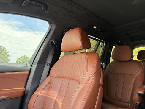 Used 2024 BMW X7 M60i AWD/4WD image 22
