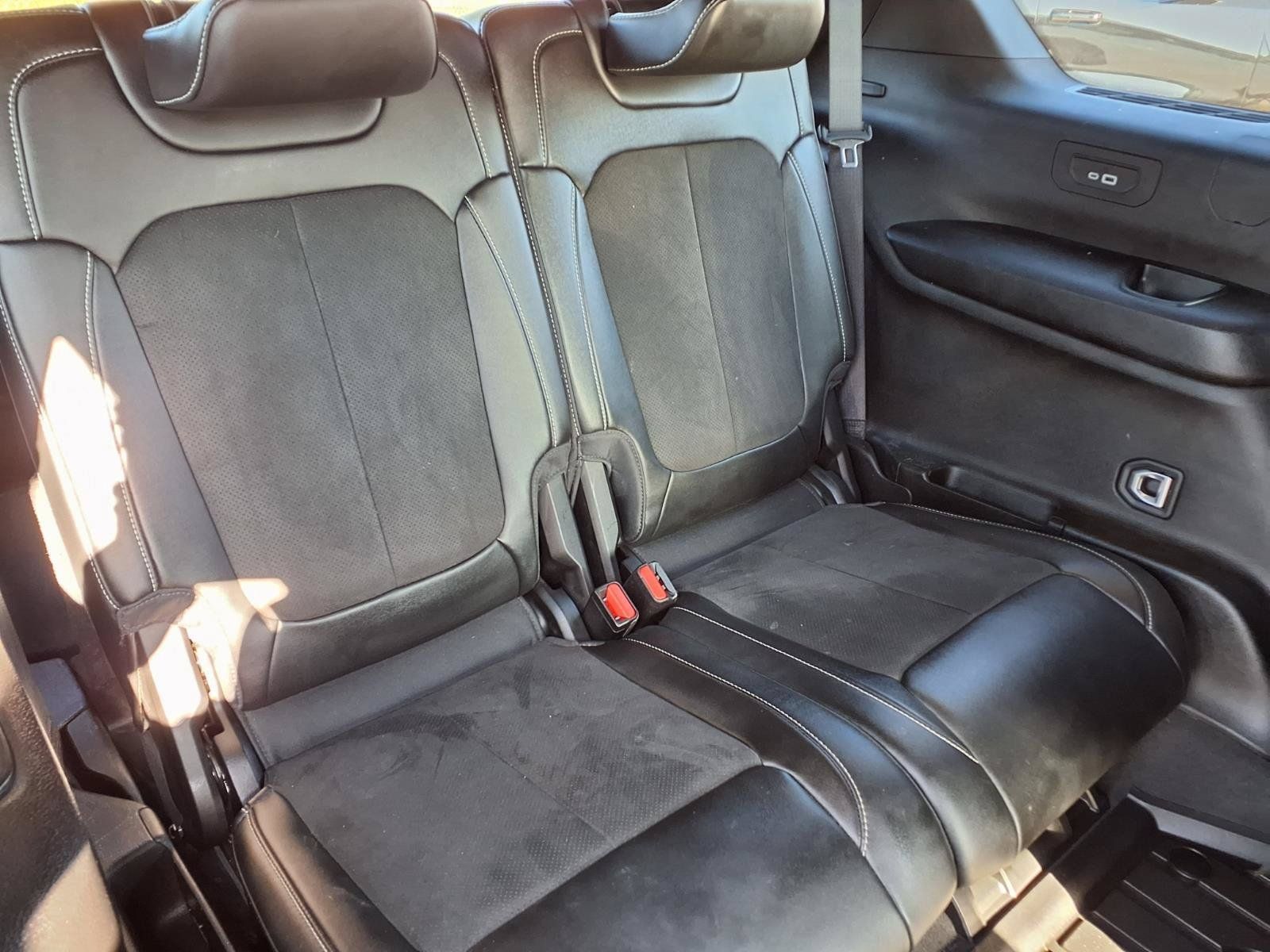 Used 2023 Jeep Grand Cherokee L Laredo AWD/4WD image 20
