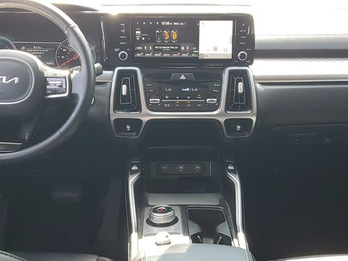 Used 2022 Kia Sorento S FWD image 15