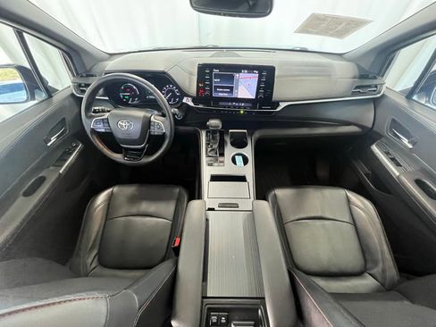 Used 2021 Toyota Sienna XSE image 13