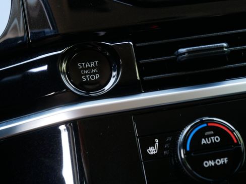 Certified 2025 Nissan Pathfinder SV AWD/4WD image 33