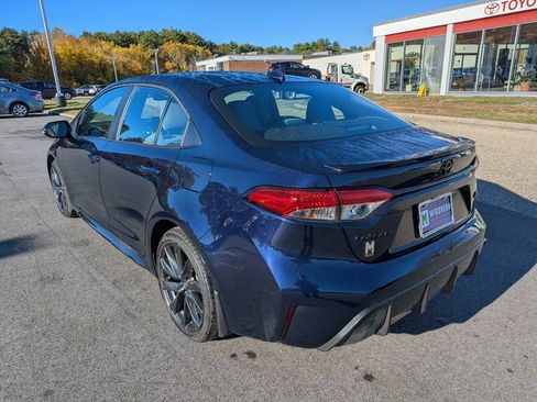 Used 2025 Toyota Corolla SE image 3