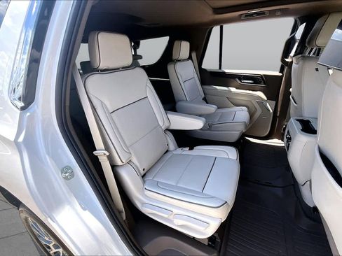 Used 2025 GMC Yukon Denali w/ Denali Reserve Package RWD image 20