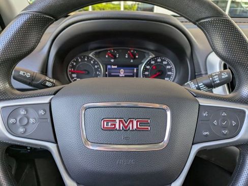 Used 2024 GMC Terrain SLE image 22