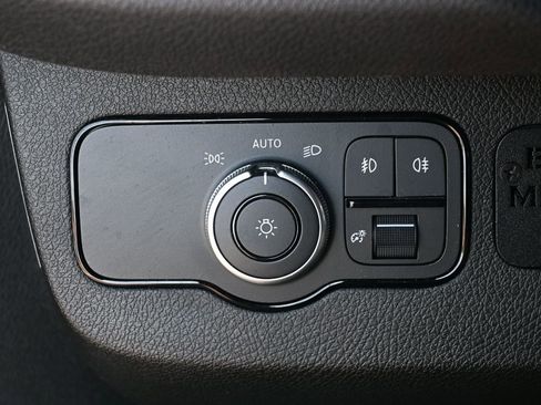 Used 2023 Mercedes-Benz Sprinter 2500 image 9