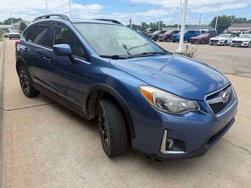 Used 2016 Subaru Crosstrek 2.0i Premium AWD/4WD image 4