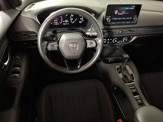 Used 2023 Honda HR-V Sport image 2