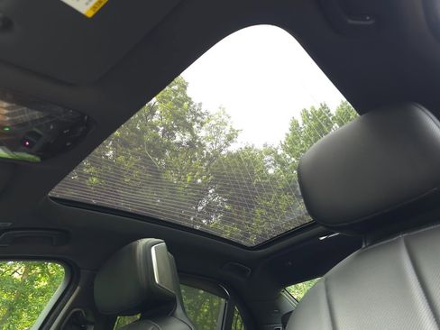 Used 2023 BMW 740i image 70