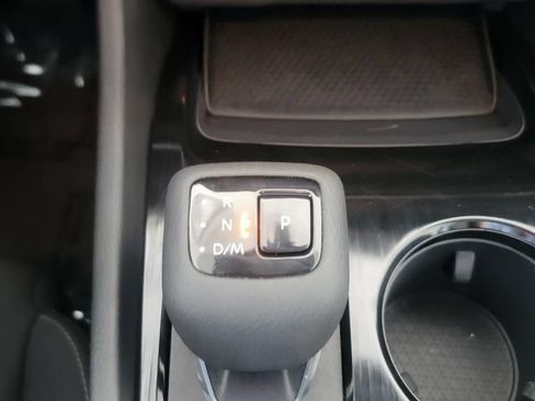Used 2024 Nissan Rogue S FWD image 21