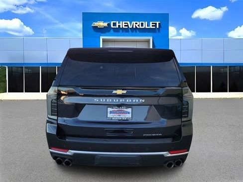Used 2025 Chevrolet Suburban Premier image 4