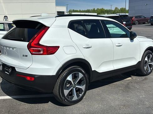 Certified 2026 Volvo XC40 B5 Plus AWD/4WD image 29
