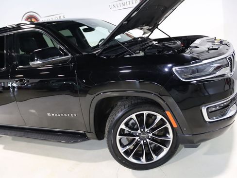 Used 2023 Jeep Wagoneer L Series II w/ Premium Group I AWD/4WD image 70