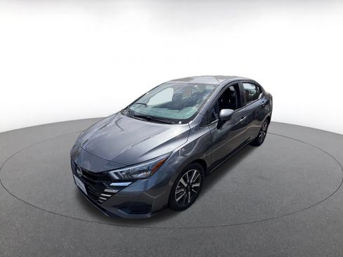 Used 2025 Nissan Versa SV FWD image 5