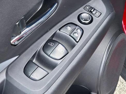 Used 2024 Nissan Kicks SR w/ SR Premium Package FWD image 30