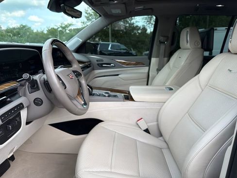 Certified 2023 Cadillac Escalade Premium Luxury Platinum AWD/4WD image 3