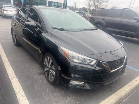 Used 2020 Nissan Versa SR w/ Convenience Package image 3