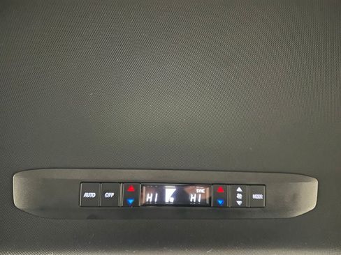 Used 2025 Toyota Sienna XSE FWD image 51