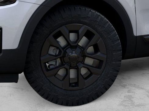 Used 2025 Kia Telluride AWD image 9