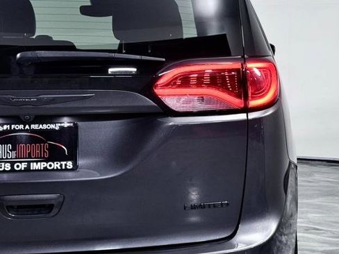 Used 2019 Chrysler Pacifica Limited w/ Advanced Safetytec Group image 14