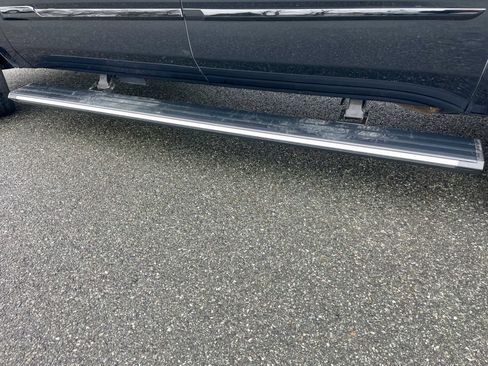 Used 2019 Cadillac Escalade ESV Platinum w/ Escalade Sport Edition image 43