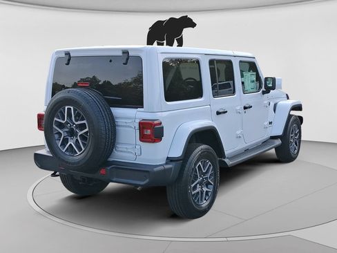 New 2026 Jeep Wrangler Unlimited Sahara AWD/4WD image 3