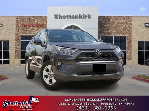 Used 2020 Toyota RAV4 XLE w/ Convenience Package AWD/4WD image 1