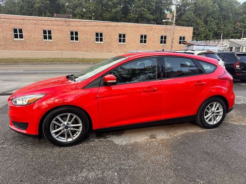Used 2016 Ford Focus SE FWD image 3