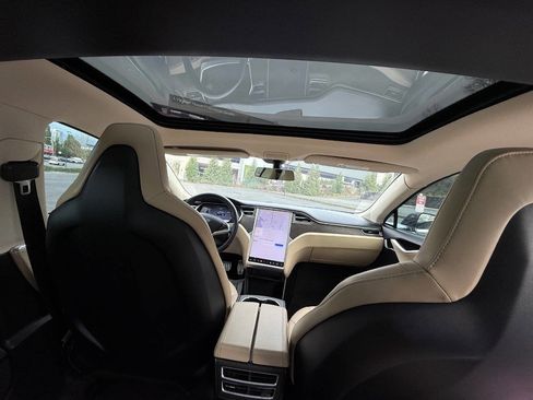 Used 2013 Tesla Model S Performance image 27