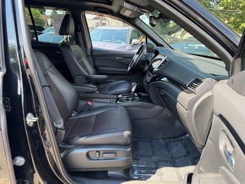 Used 2017 Honda Ridgeline Black Edition image 13