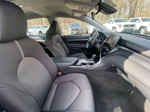Used 2023 Toyota Camry LE image 27