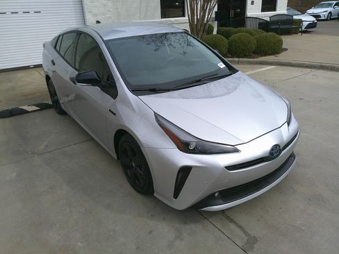 Used 2022 Toyota Prius image 2