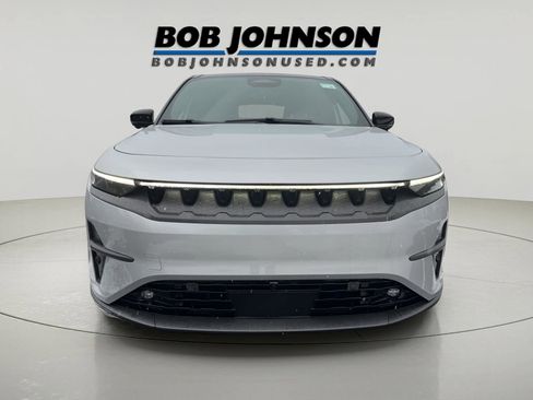 Used 2025 Jeep Wagoneer S Limited image 2