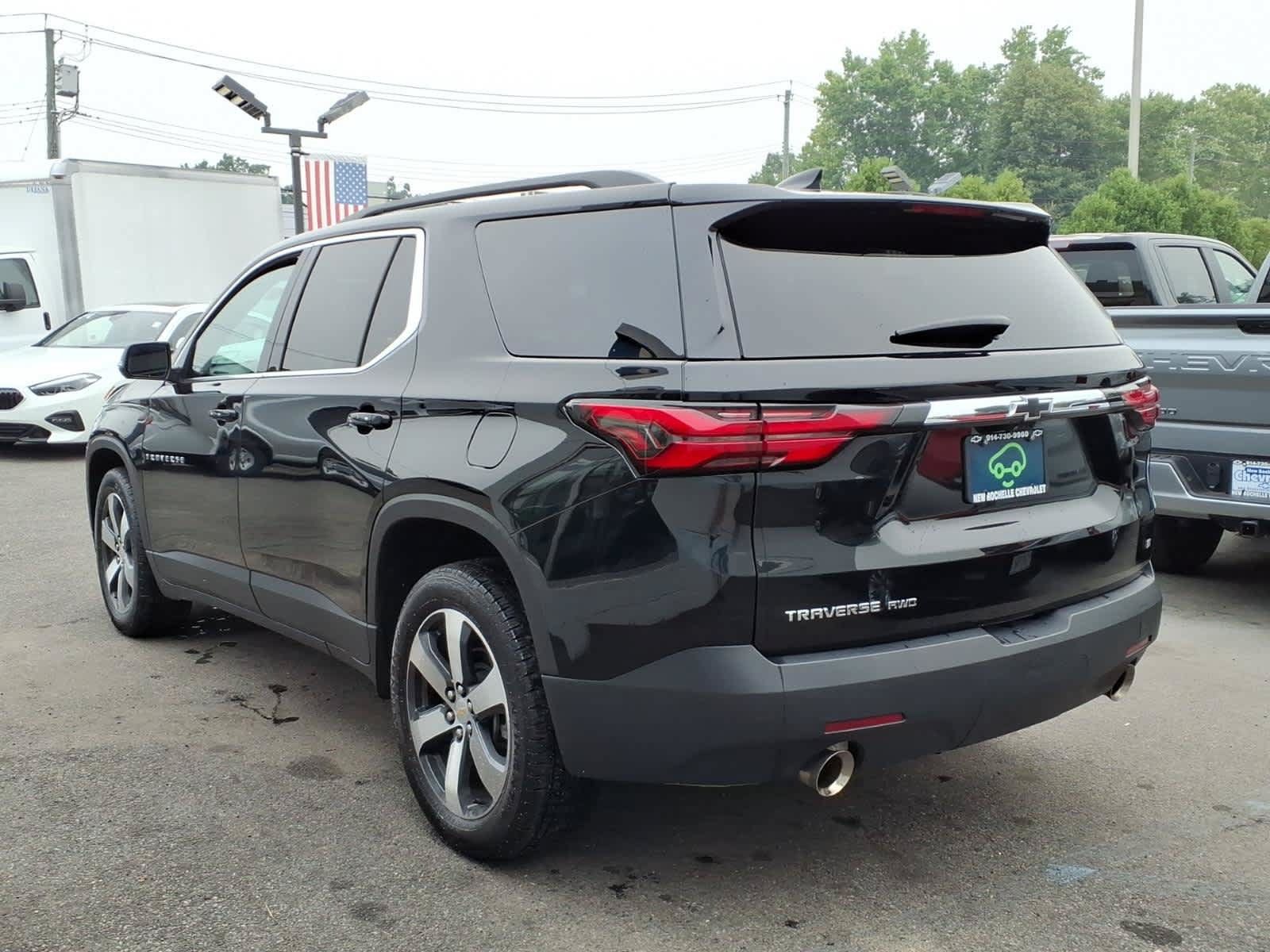 Certified 2023 Chevrolet Traverse LT w/ LT Premium Package AWD/4WD image 4