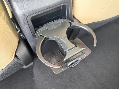Used 2017 Toyota Corolla LE w/ Carpet Mat Package (TMS) FWD image 16