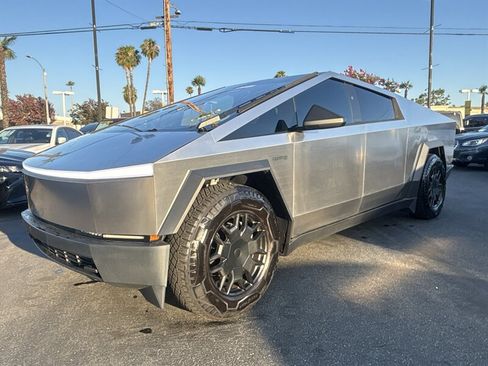 Used 2024 Tesla Cybertruck AWD Crew Cab image 3