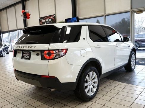 Used 2018 Land Rover Discovery Sport SE image 16